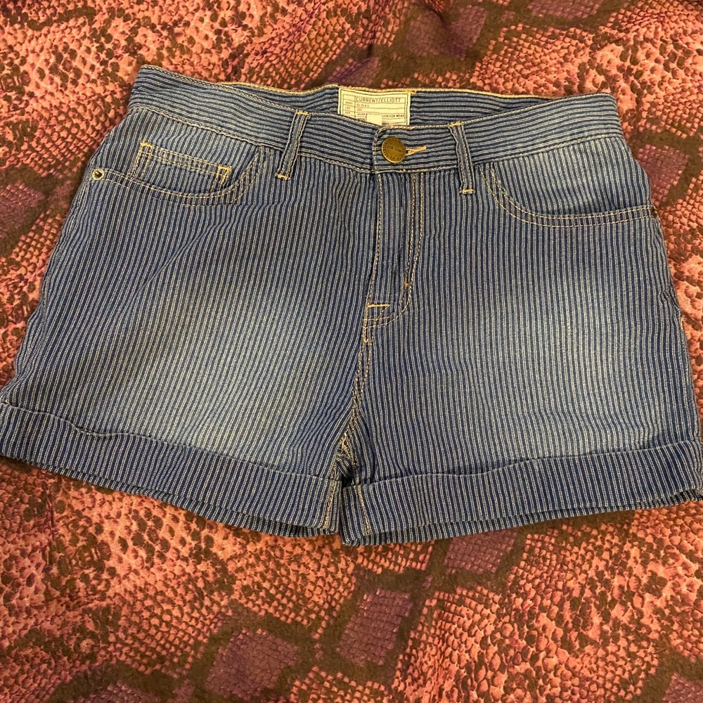 Current/Elliott Engineer pattern shorts size 26